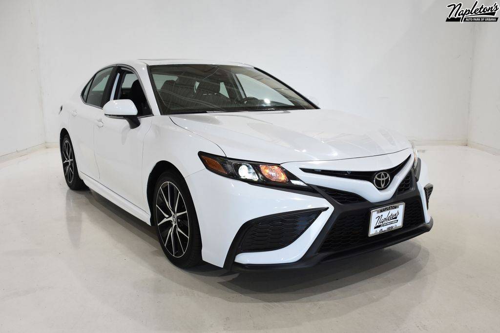 2021 Toyota Camry SE — Sedan — 53,282 mi — Urbana, IL