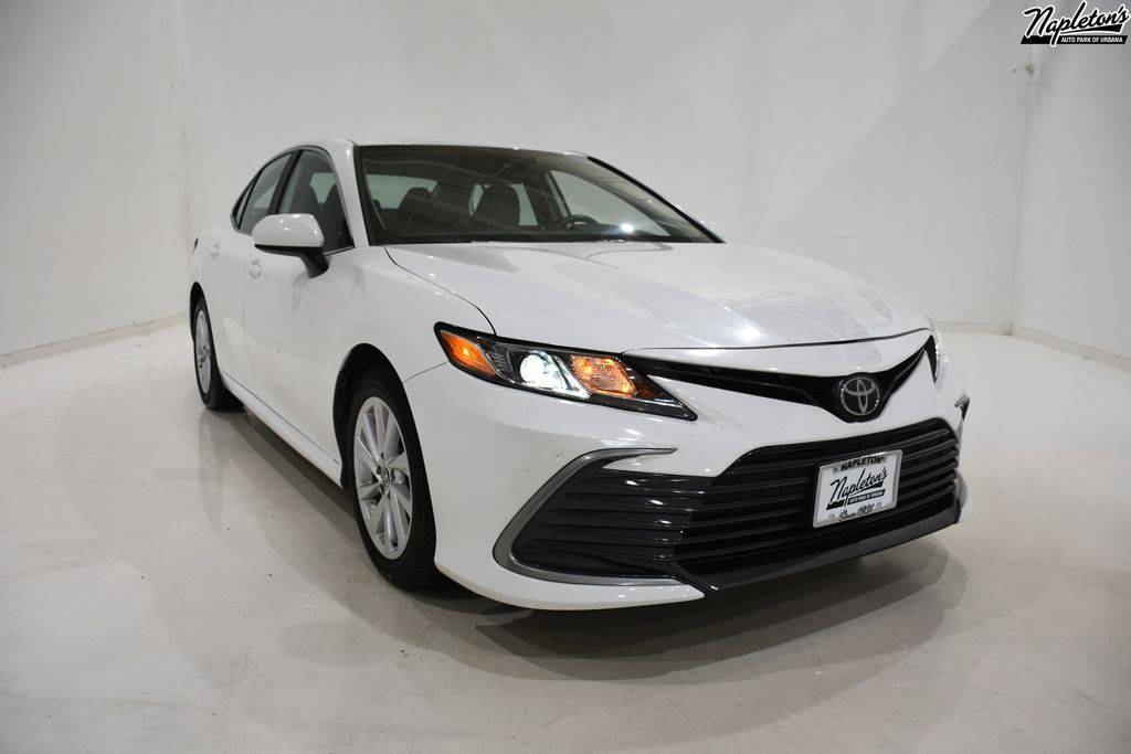 2024 Toyota Camry LE — Sedan — 38,422 mi — Urbana, IL