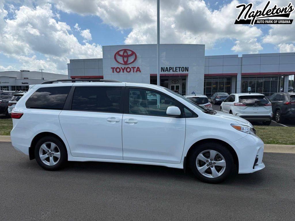 2018 Toyota Sienna L — Minivan — 64,795 mi — Urbana, IL