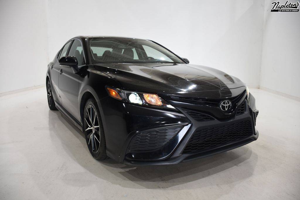 2024 Toyota Camry SE — Sedan — 33,742 mi — Urbana, IL