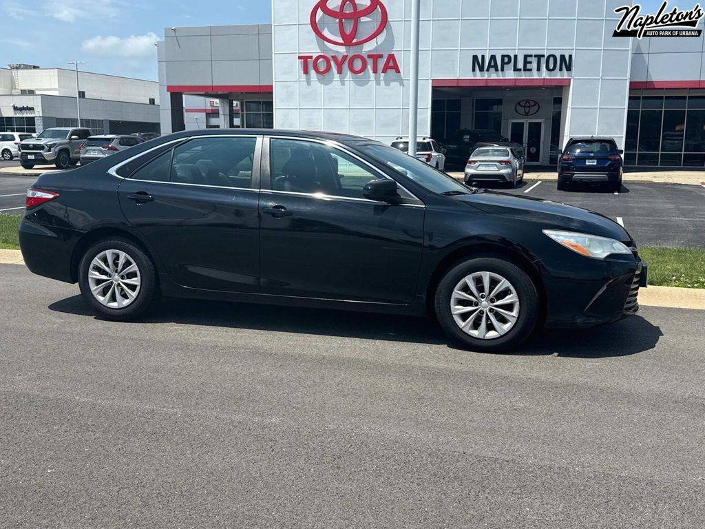 2015 Toyota Camry LE — Sedan — 146,585 mi — Urbana, IL