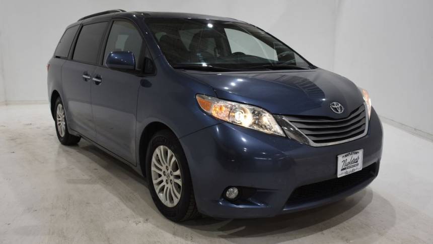 2016 Toyota Sienna XLE — Minivan — 113,487 mi — Urbana, IL