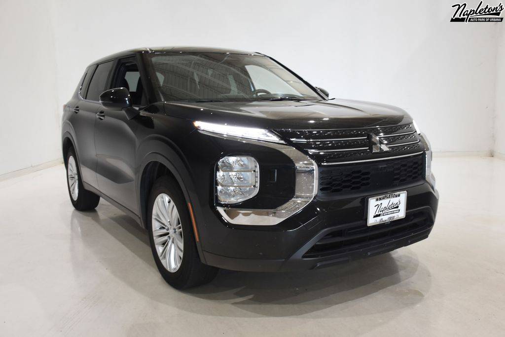 2023 Mitsubishi Outlander ES — SUV — 24,135 mi — Urbana, IL