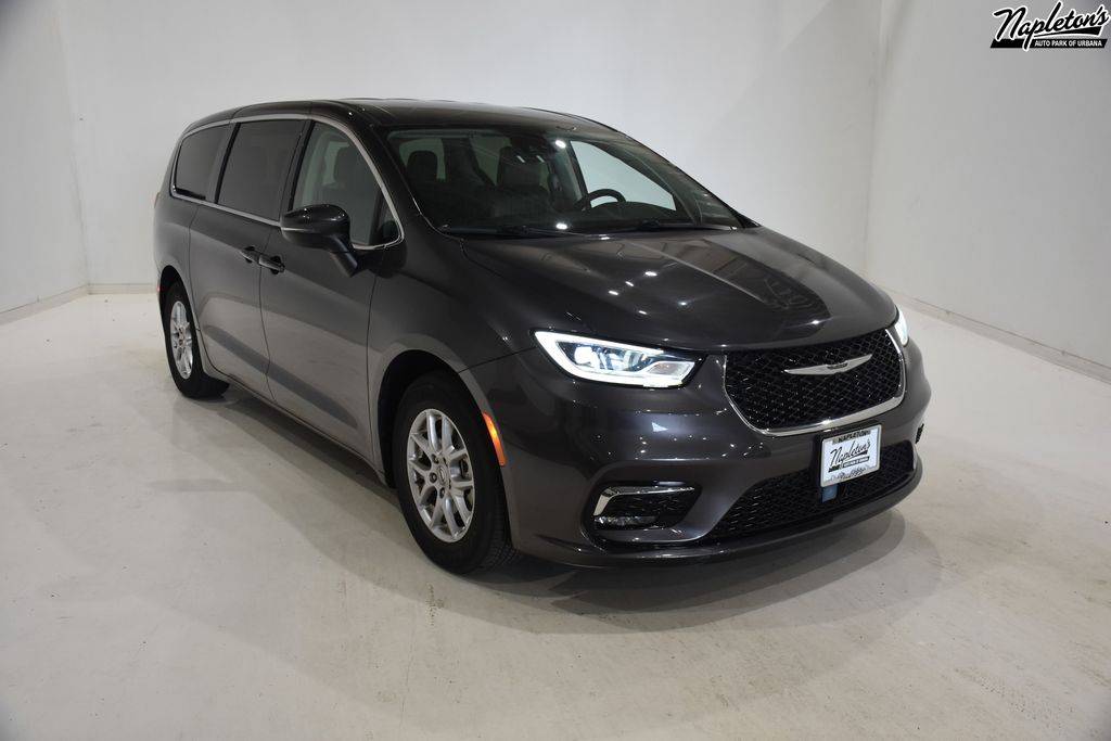 2023 Chrysler Pacifica Touring L — Minivan — 59,689 mi — Urbana, IL