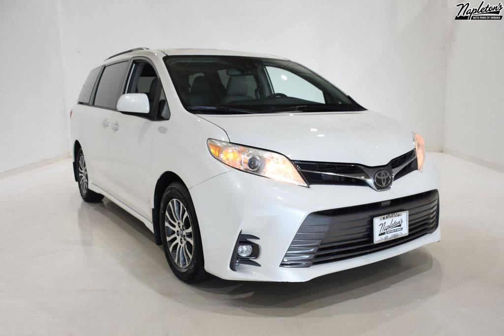 2019 Toyota Sienna L — Minivan — 37,528 mi — Urbana, IL