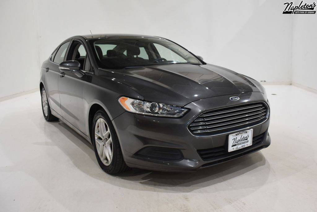 2016 Ford Fusion SE — Sedan — 111,503 mi — Urbana, IL