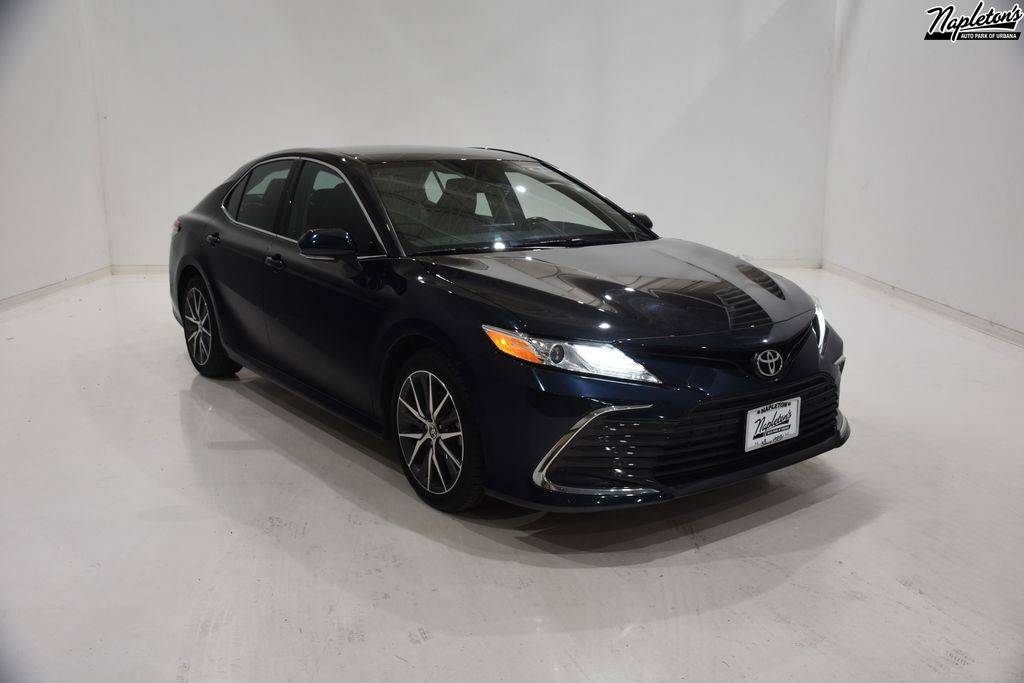 2021 Toyota Camry XLE — Sedan — 55,473 mi — Urbana, IL