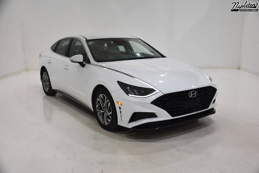 2023 Hyundai Sonata SEL — Sedan — 56,996 mi — Urbana, IL