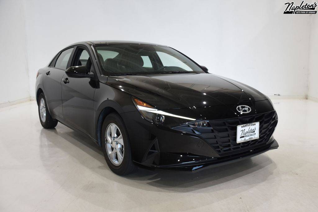 2022 Hyundai Elantra SE — Sedan — 21,461 mi — Urbana, IL