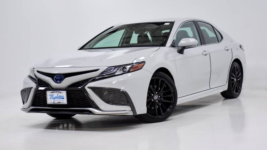 2022 Toyota Camry Hybrid XSE — Sedan — 14,848 mi — Elmhurst, IL