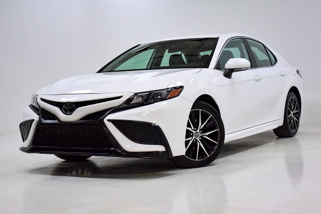 2023 Toyota Camry SE — Sedan — 56,734 mi — Elmhurst, IL