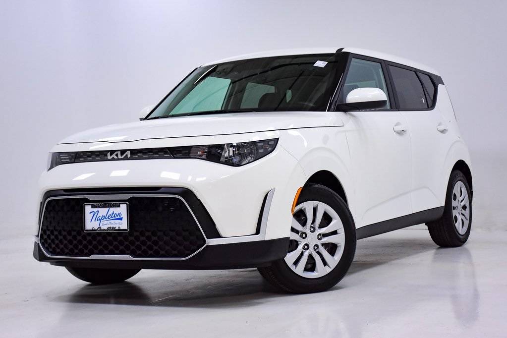 2023 Kia Soul LX — Hatchback — 18,185 mi — Elmhurst, IL