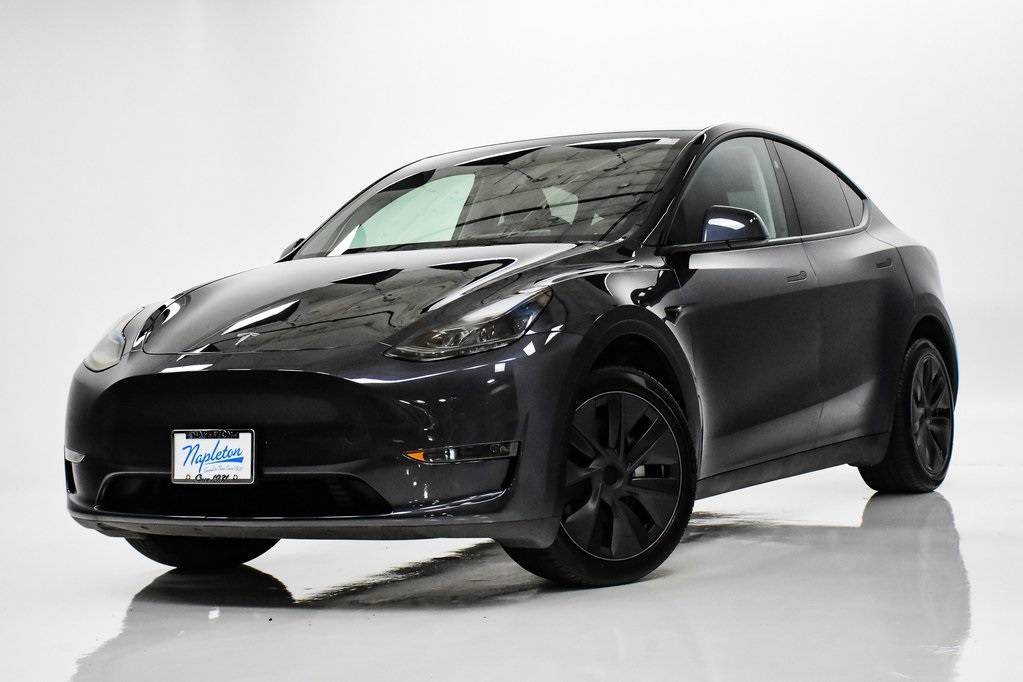 2024 Tesla Model Y Long Range — SUV — 6,000 mi — Elmhurst, IL
