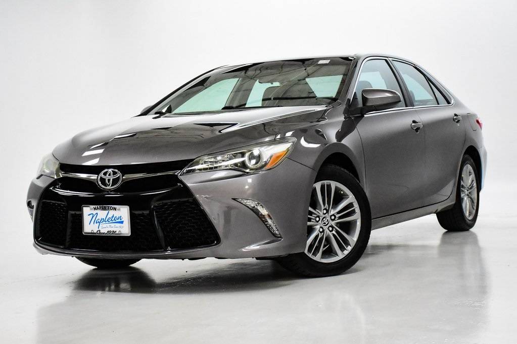 2015 Toyota Camry SE — Sedan — 60,327 mi — Elmhurst, IL