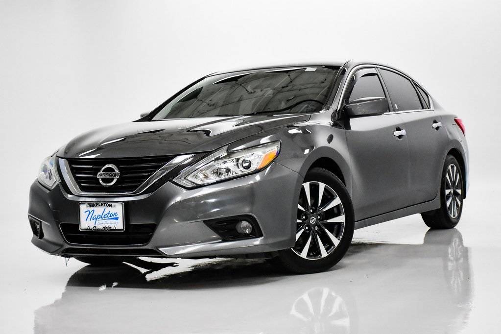 2017 Nissan Altima 2.5 SV — Sedan — 118,659 mi — Elmhurst, IL