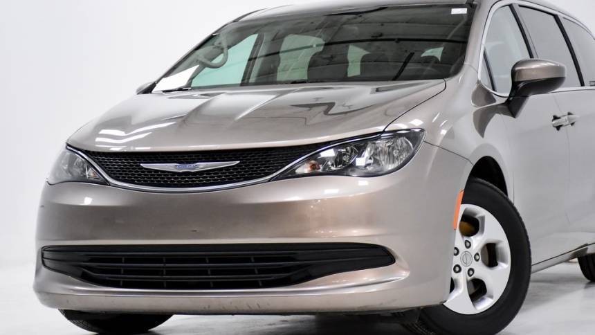2017 Chrysler Pacifica LX — Minivan — 73,238 mi — Elmhurst, IL