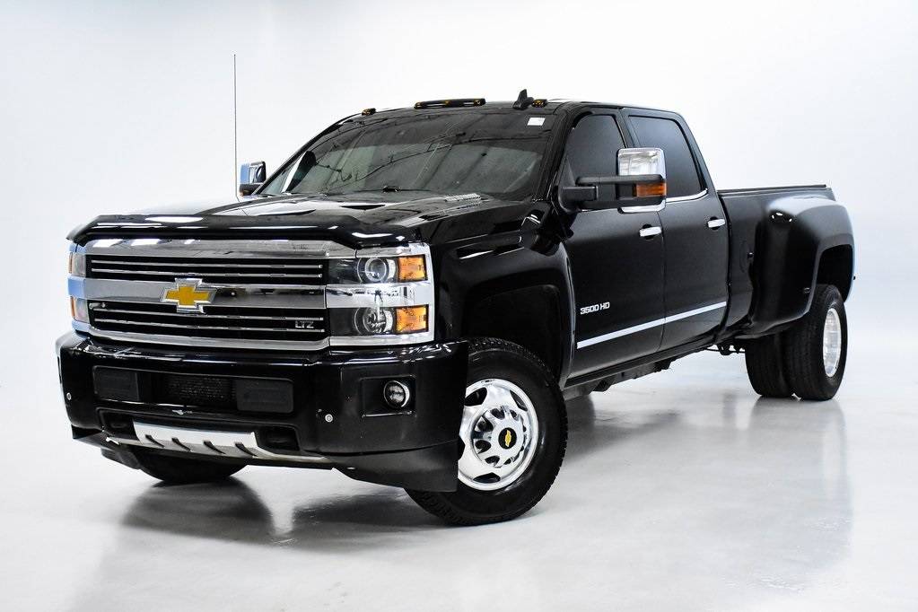 2015 Chevrolet Silverado 3500HD LTZ — Pickup Truck — 161,597 mi — Elmhurst, IL