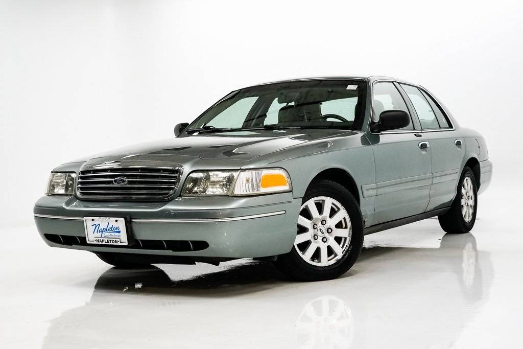 2006 Ford Crown Victoria LX — Sedan — 112,995 mi — Elmhurst, IL