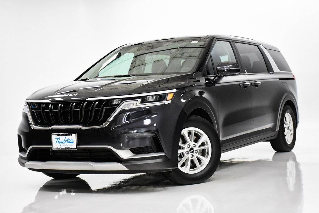 2023 Kia Carnival LXS — Minivan — 35,236 mi — Elmhurst, IL
