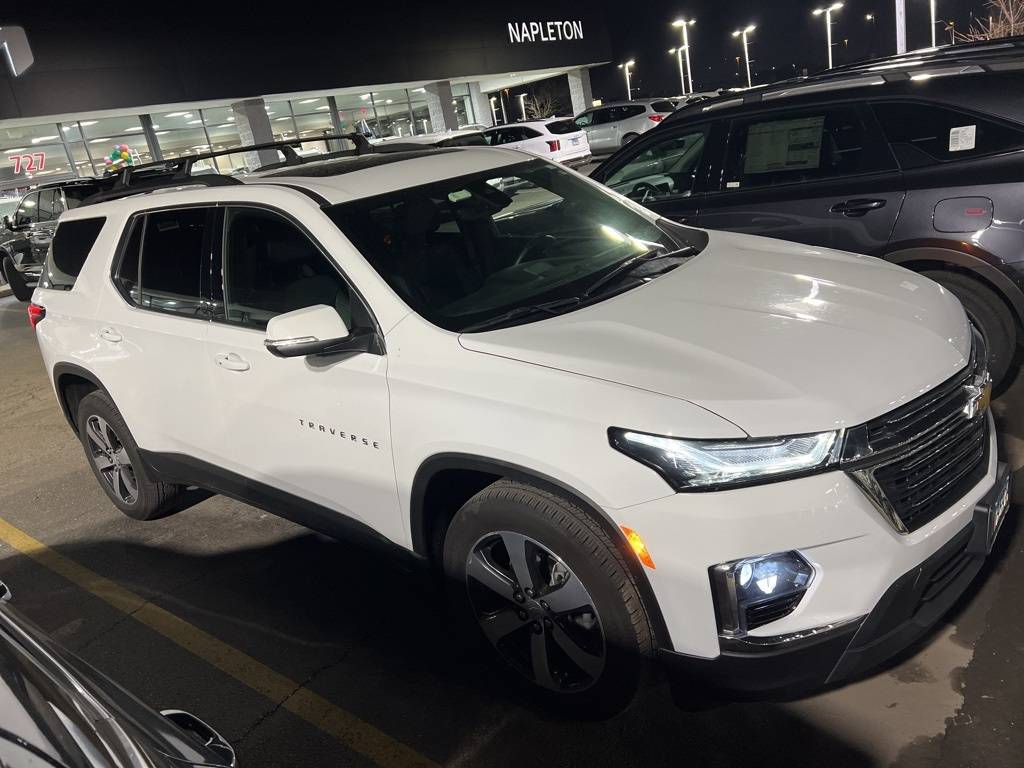 2023 Chevrolet Traverse LT Leather — SUV — 15,981 mi — Elmhurst, IL