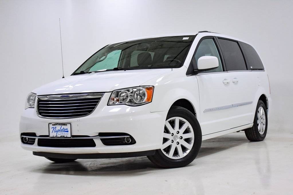 2015 Chrysler Town & Country Touring — Minivan — 83,587 mi — Elmhurst, IL