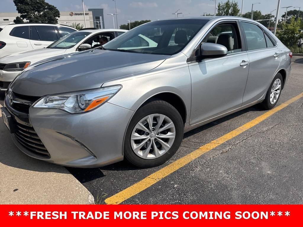 2015 Toyota Camry LE — Sedan — 39,707 mi — Elmhurst, IL