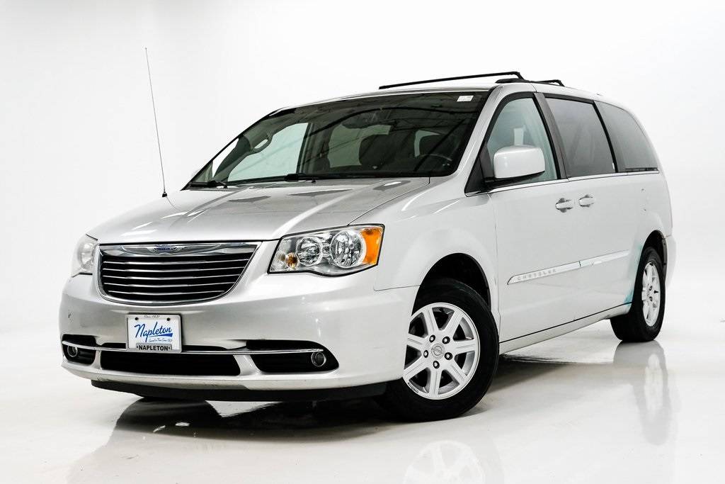 2011 Chrysler Town & Country Touring — Minivan — 105,924 mi — Elmhurst, IL