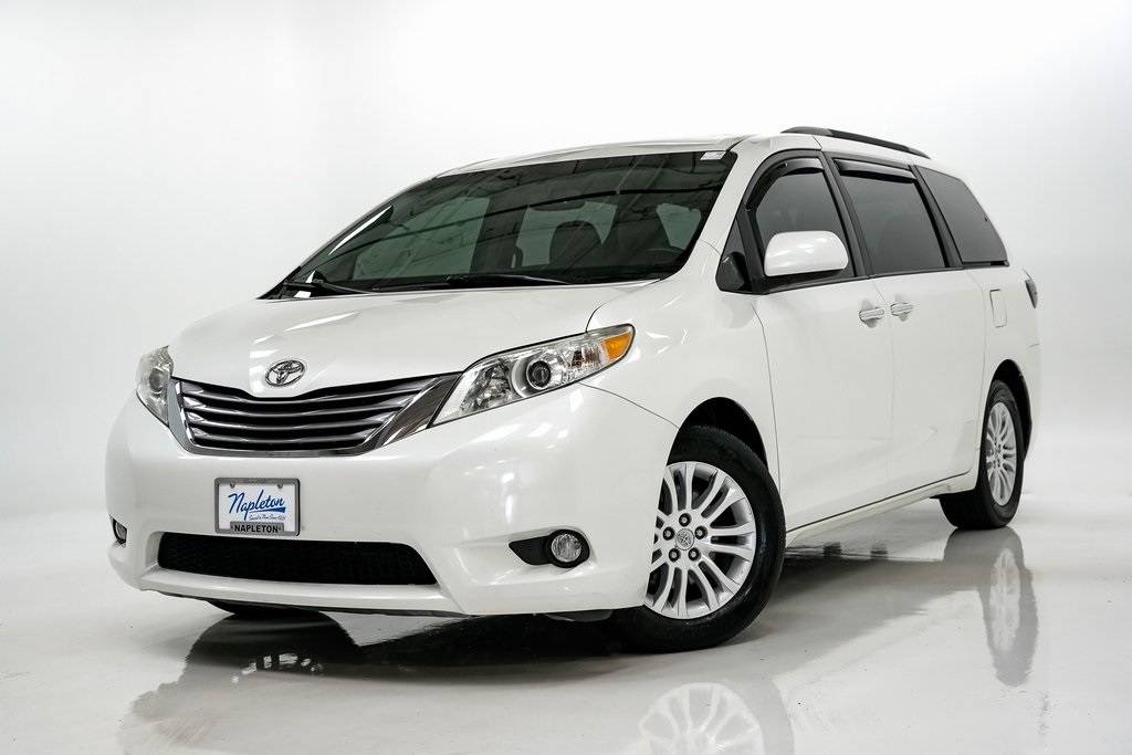 2017 Toyota Sienna L — Minivan — 92,335 mi — Elmhurst, IL