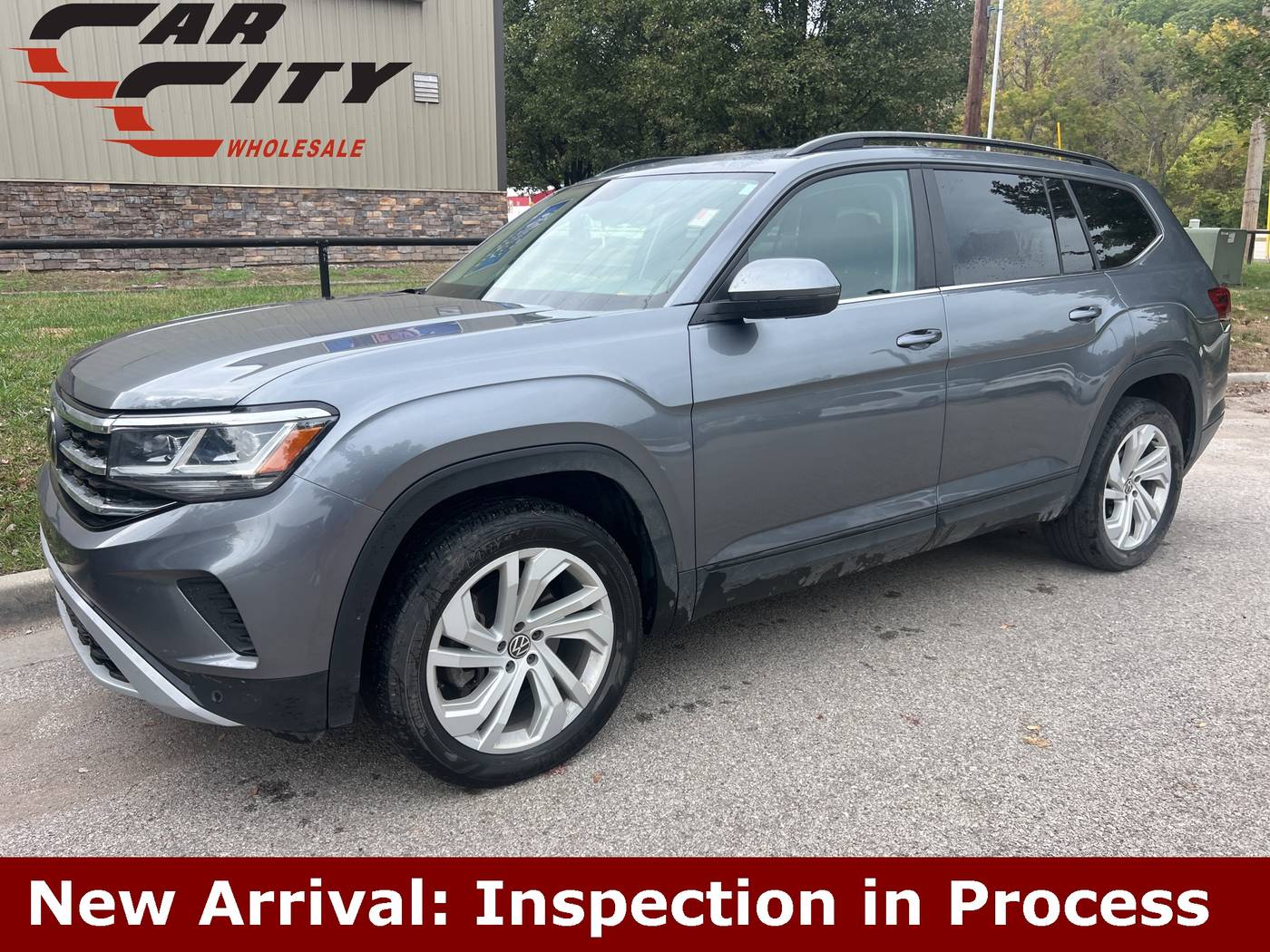 2023 Volkswagen Atlas SE with Technology — SUV — 30,128 mi — Shawnee, KS