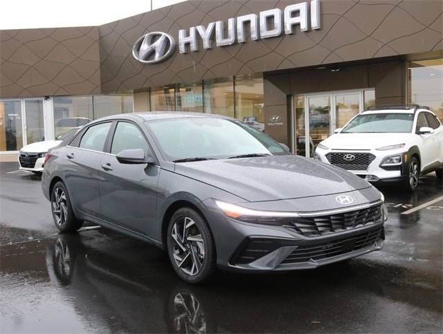 2024 Hyundai Elantra SEL — Sedan — 8,096 mi — Lansing, MI