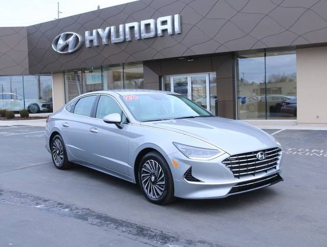 2023 Hyundai Sonata Hybrid SEL — Sedan — 5,886 mi — Lansing, MI