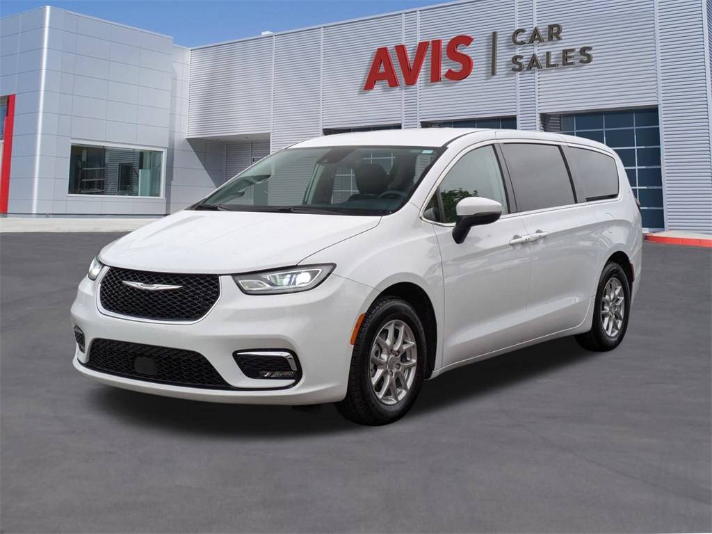 2023 Chrysler Pacifica Touring L — Minivan — 68,816 mi — Live Oak, TX