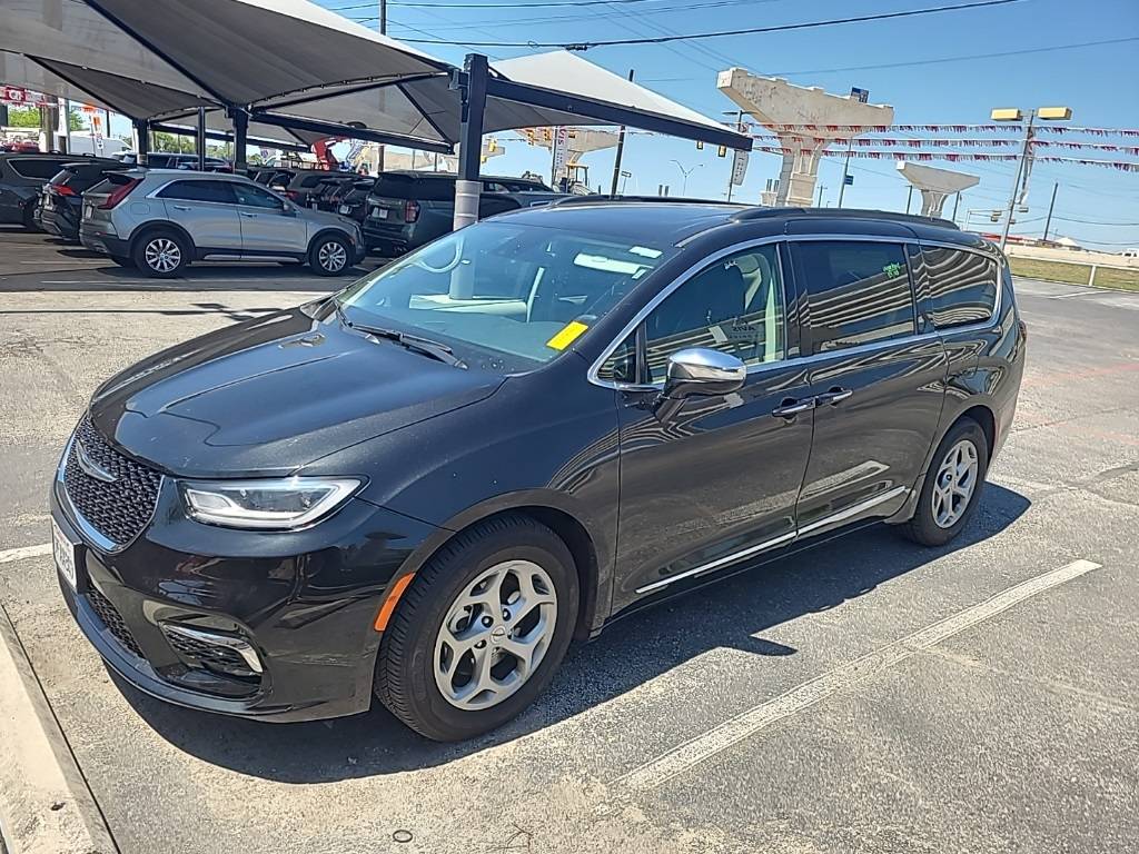 2023 Chrysler Pacifica Limited — Minivan — 66,542 mi — Live Oak, TX