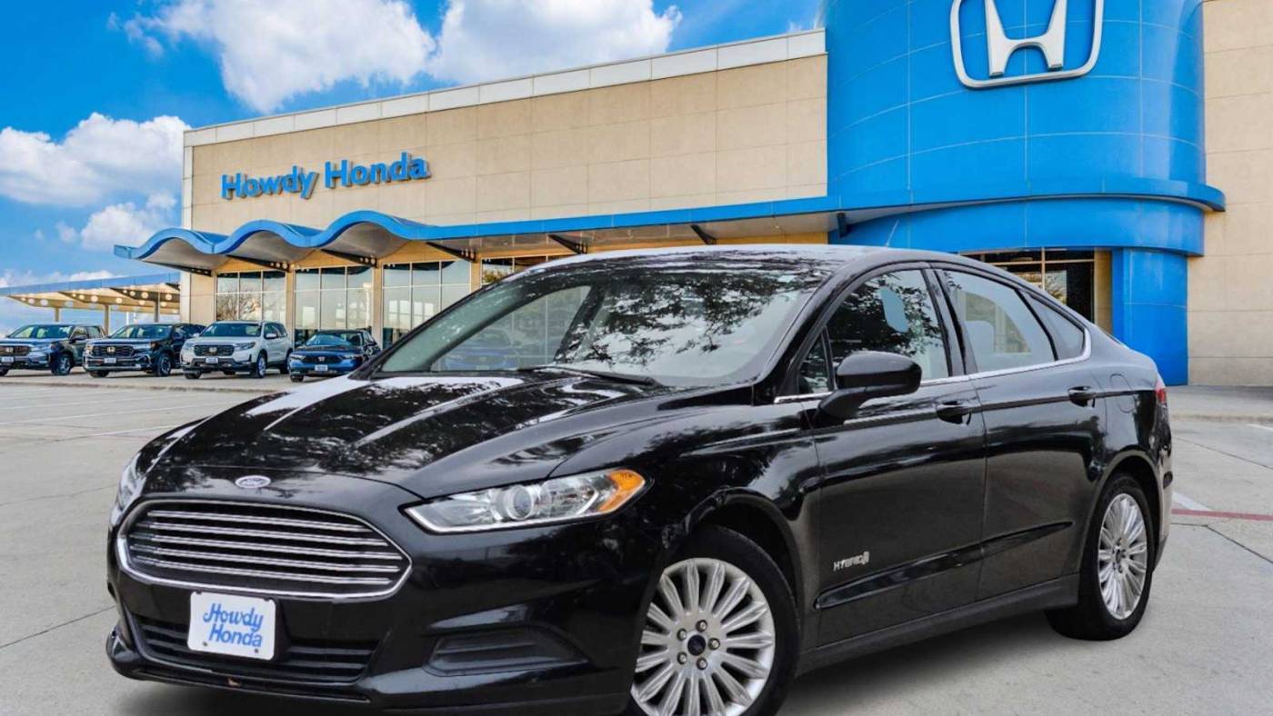 2016 Ford Fusion Hybrid S — Sedan — 118,197 mi — Austin, TX