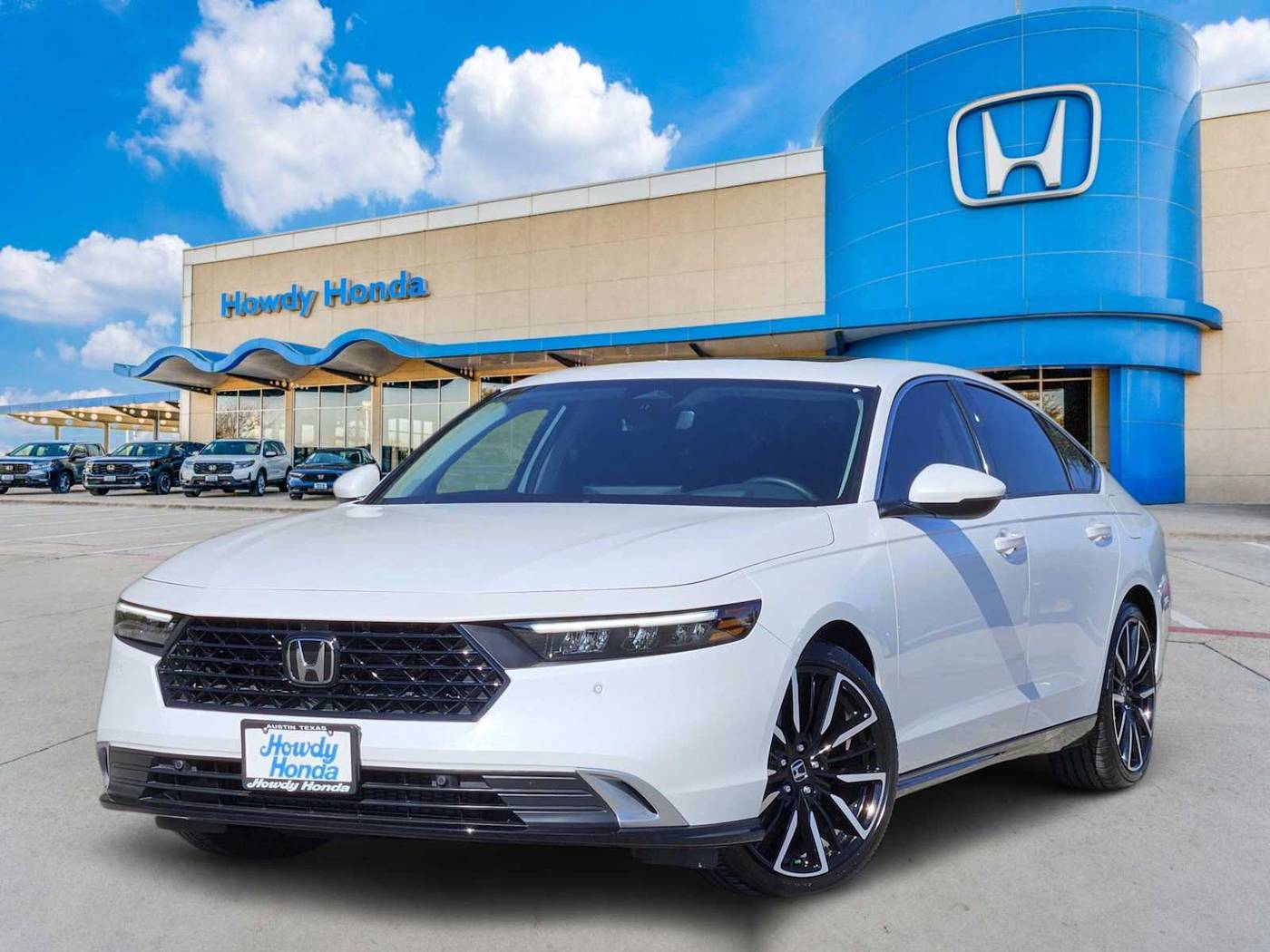 2025 Honda Accord Hybrid Touring — Sedan — 2,900 mi — Austin, TX