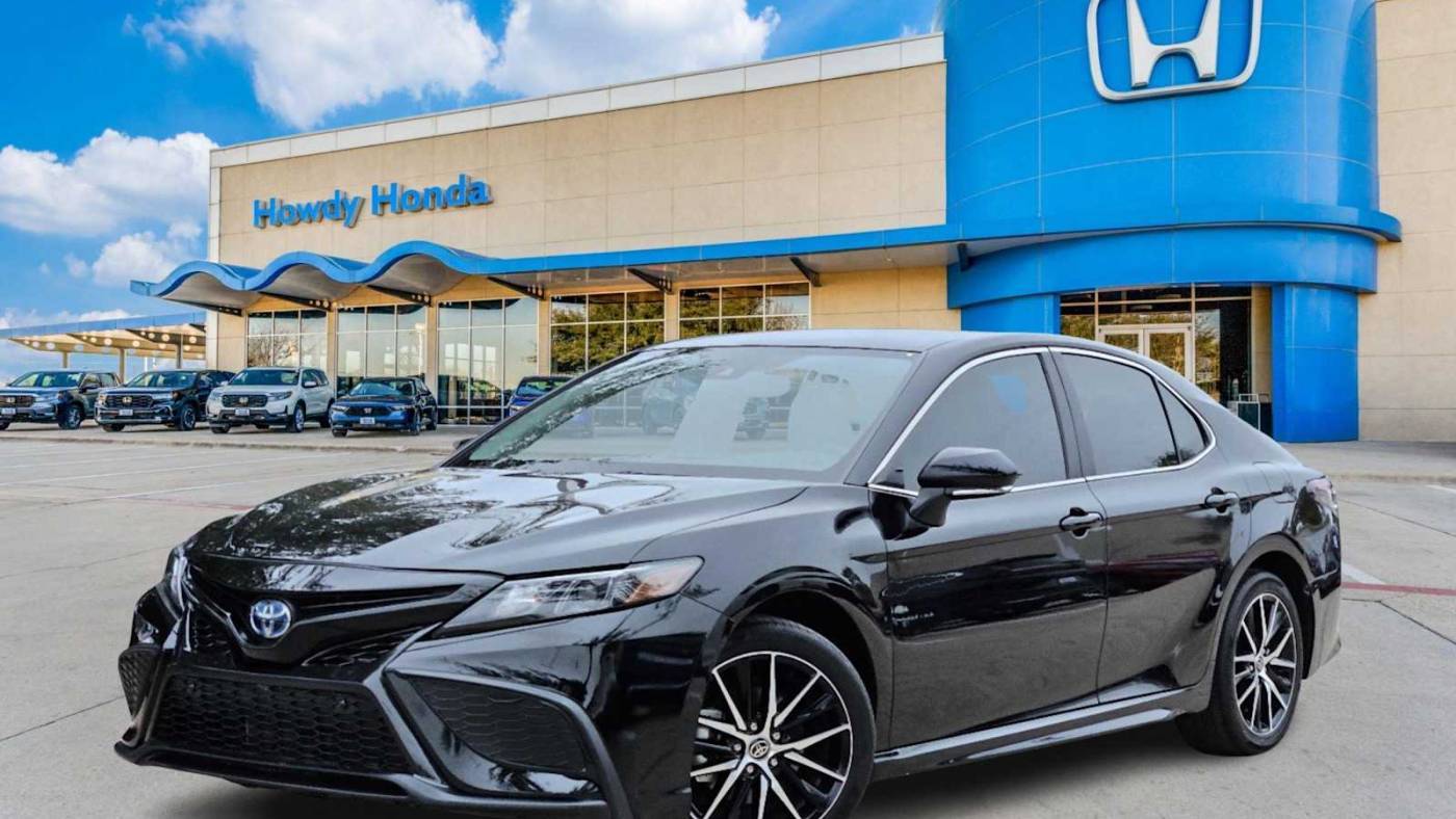 2024 Toyota Camry Hybrid SE — Sedan — 6,873 mi — Austin, TX
