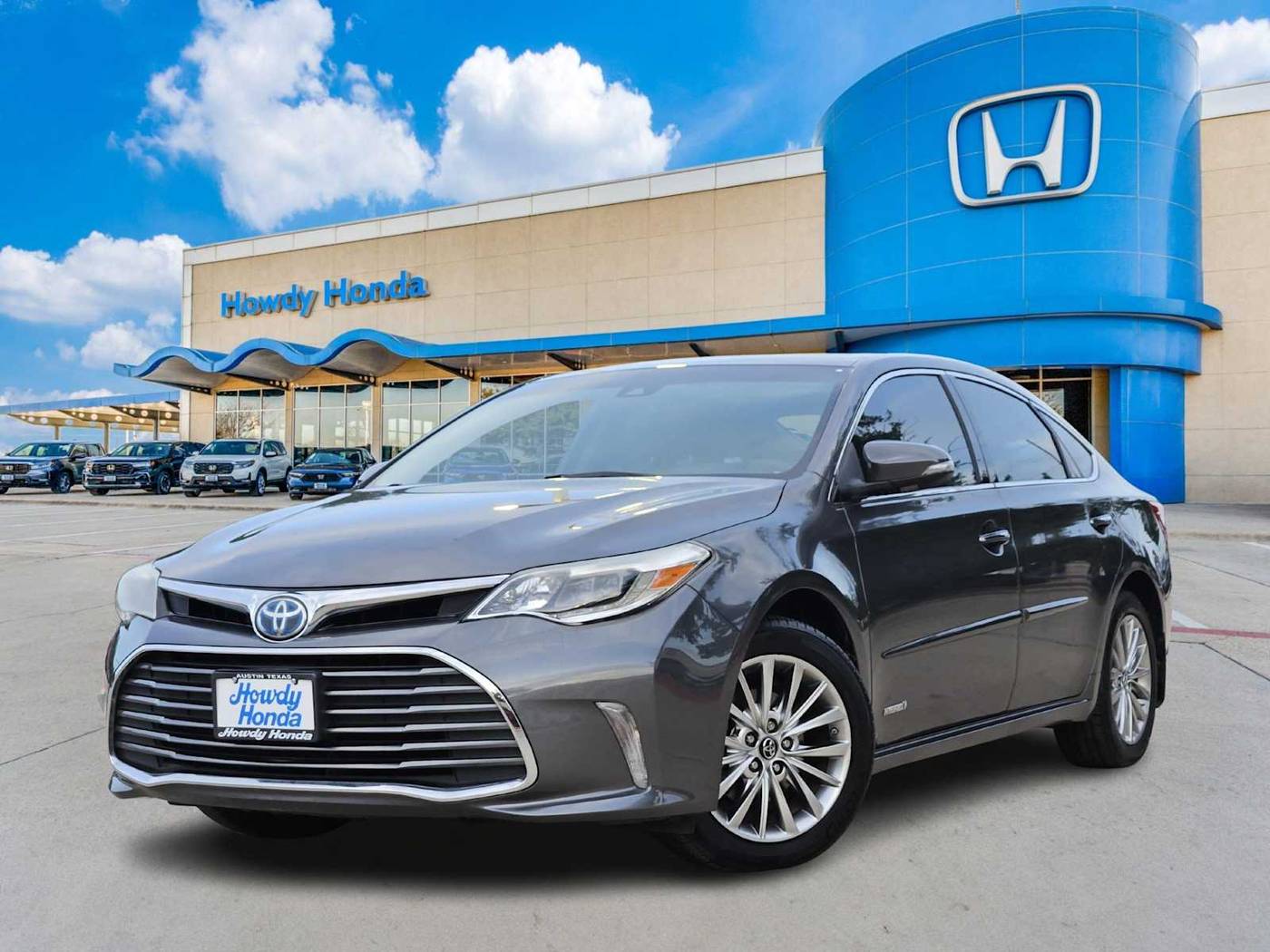2018 Toyota Avalon Hybrid Limited — Sedan — 65,708 mi — Austin, TX