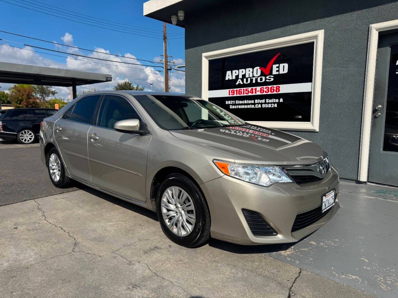 2014 Toyota Camry LE — Sedan — 76,552 mi — Sacramento, CA