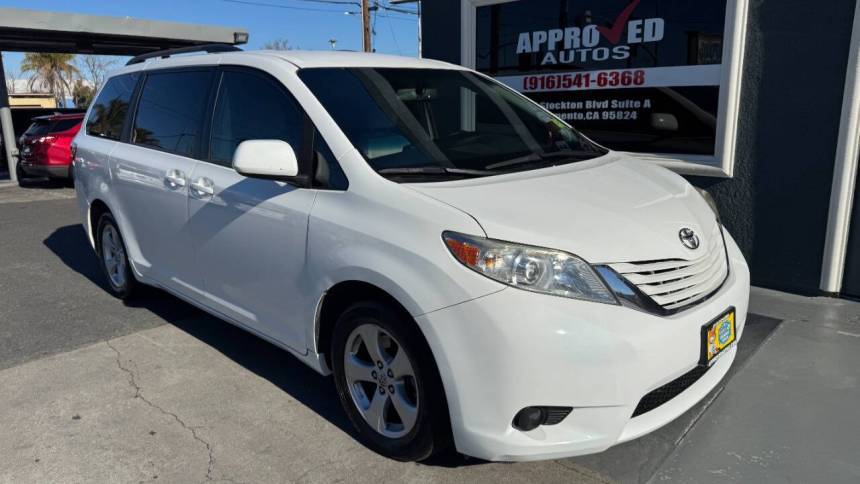 2017 Toyota Sienna LE — Minivan — 70,442 mi — Sacramento, CA