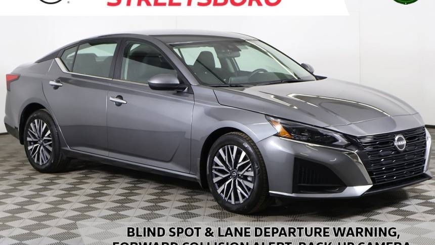 2023 Nissan Altima SV — Sedan — 29,995 mi — Streetsboro, OH