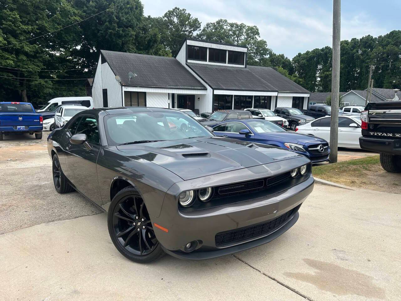 2017 Dodge Challenger SXT — Coupe — 110,151 mi — Snellville, GA