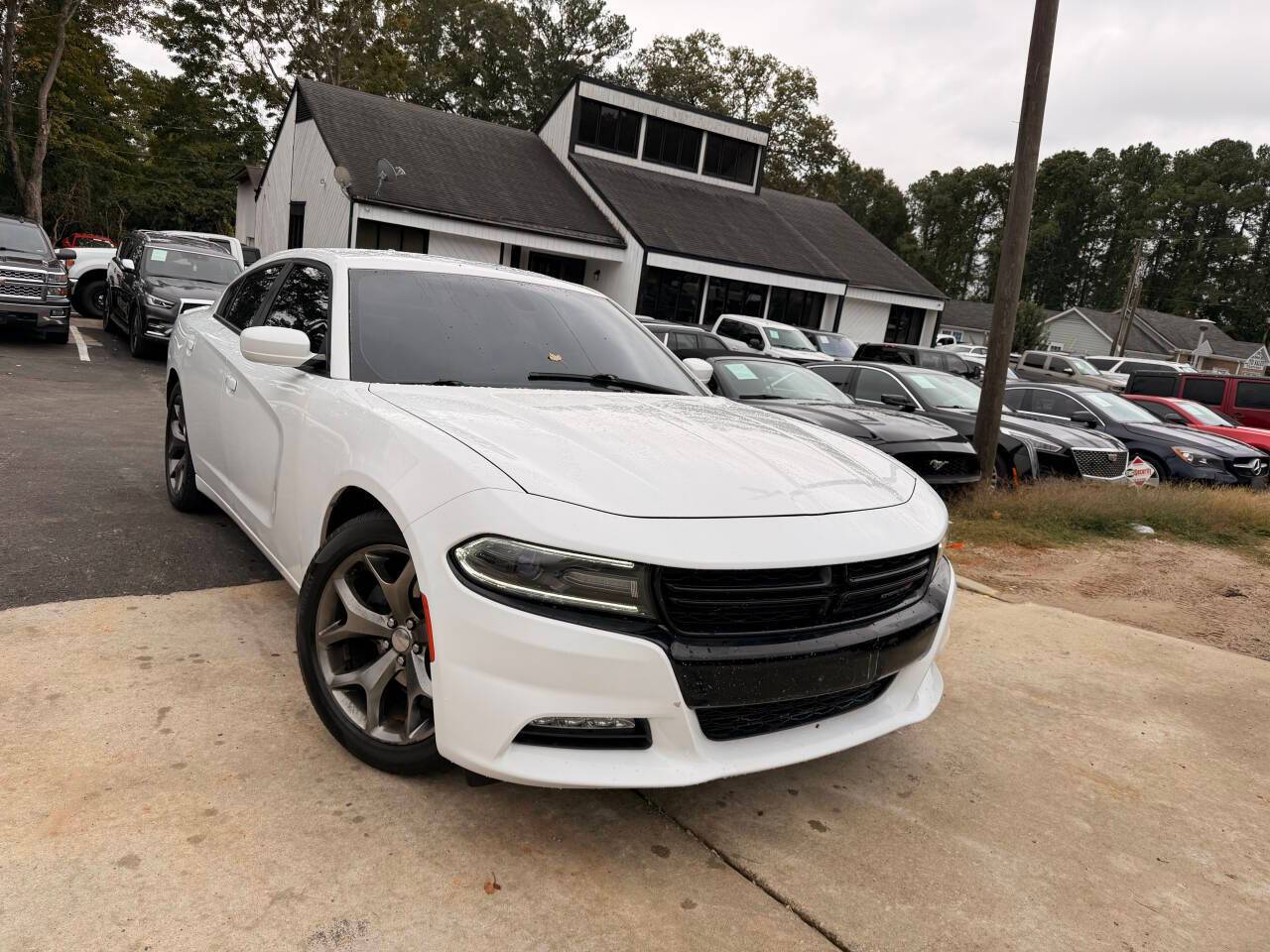 2016 Dodge Charger SXT — Sedan — 117,442 mi — Snellville, GA