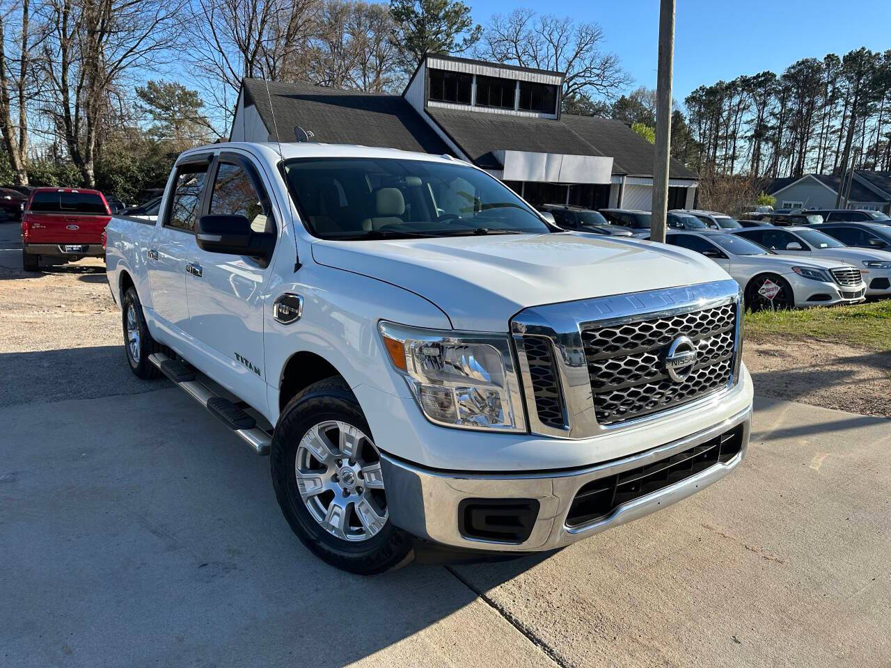 2017 Nissan Titan SV — Pickup Truck — 125,376 mi — Snellville, GA