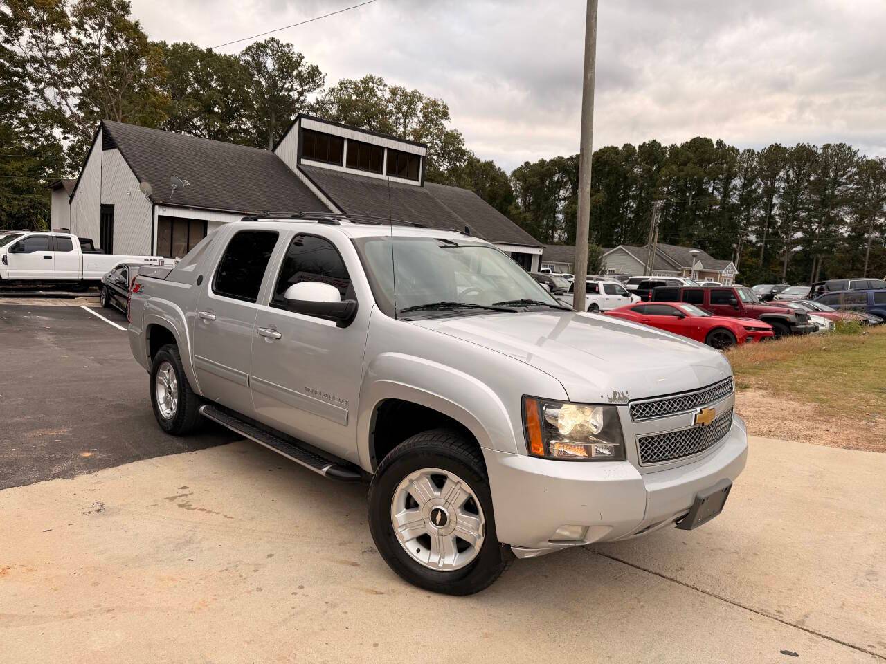 2013 Chevrolet Avalanche LT — Pickup Truck — 182,589 mi — Snellville, GA