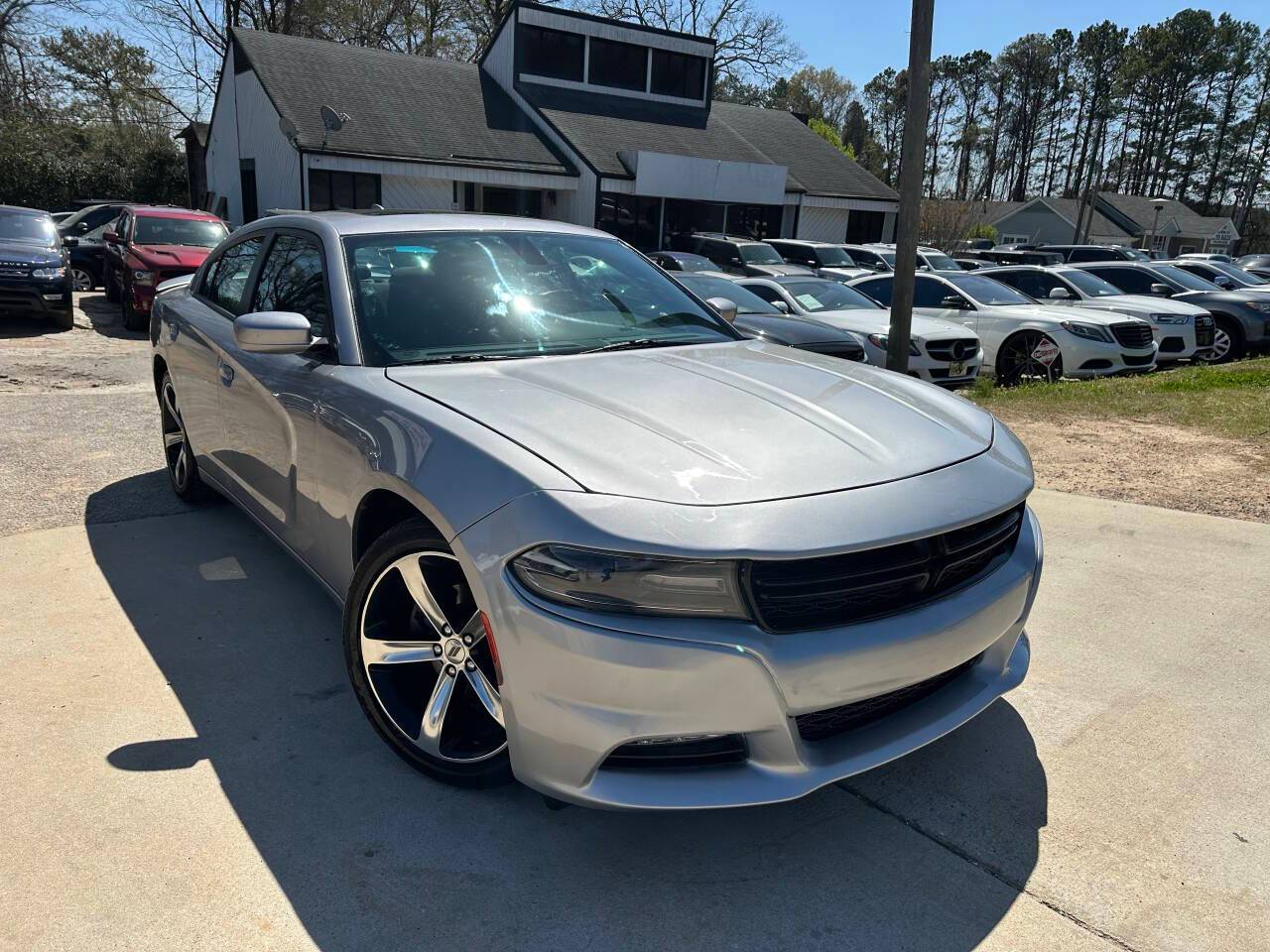 2017 Dodge Charger SXT — Sedan — 112,072 mi — Snellville, GA