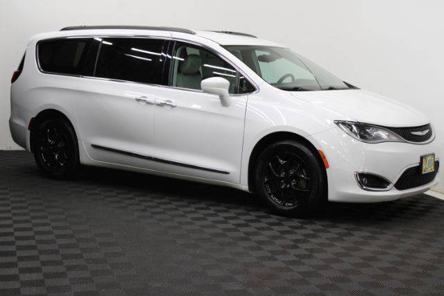 2017 Chrysler Pacifica Touring L — Minivan — 95,051 mi — Chantilly, VA
