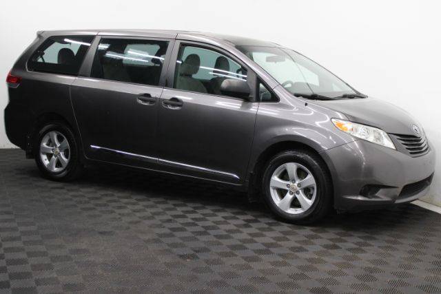 2011 Toyota Sienna LE — Minivan — 108,590 mi — Chantilly, VA