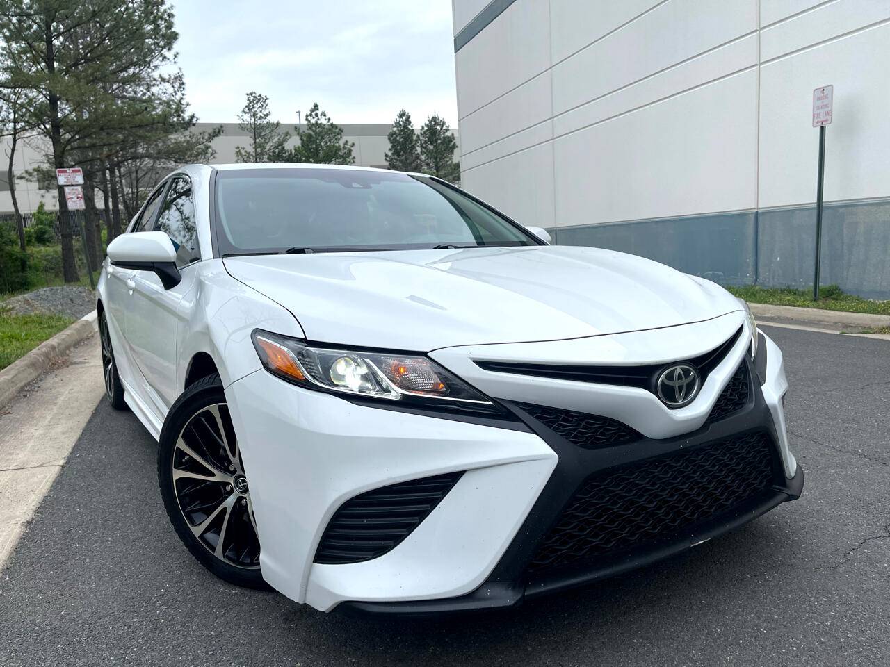 2018 Toyota Camry XLE — Sedan — 141,283 mi — Chantilly, VA