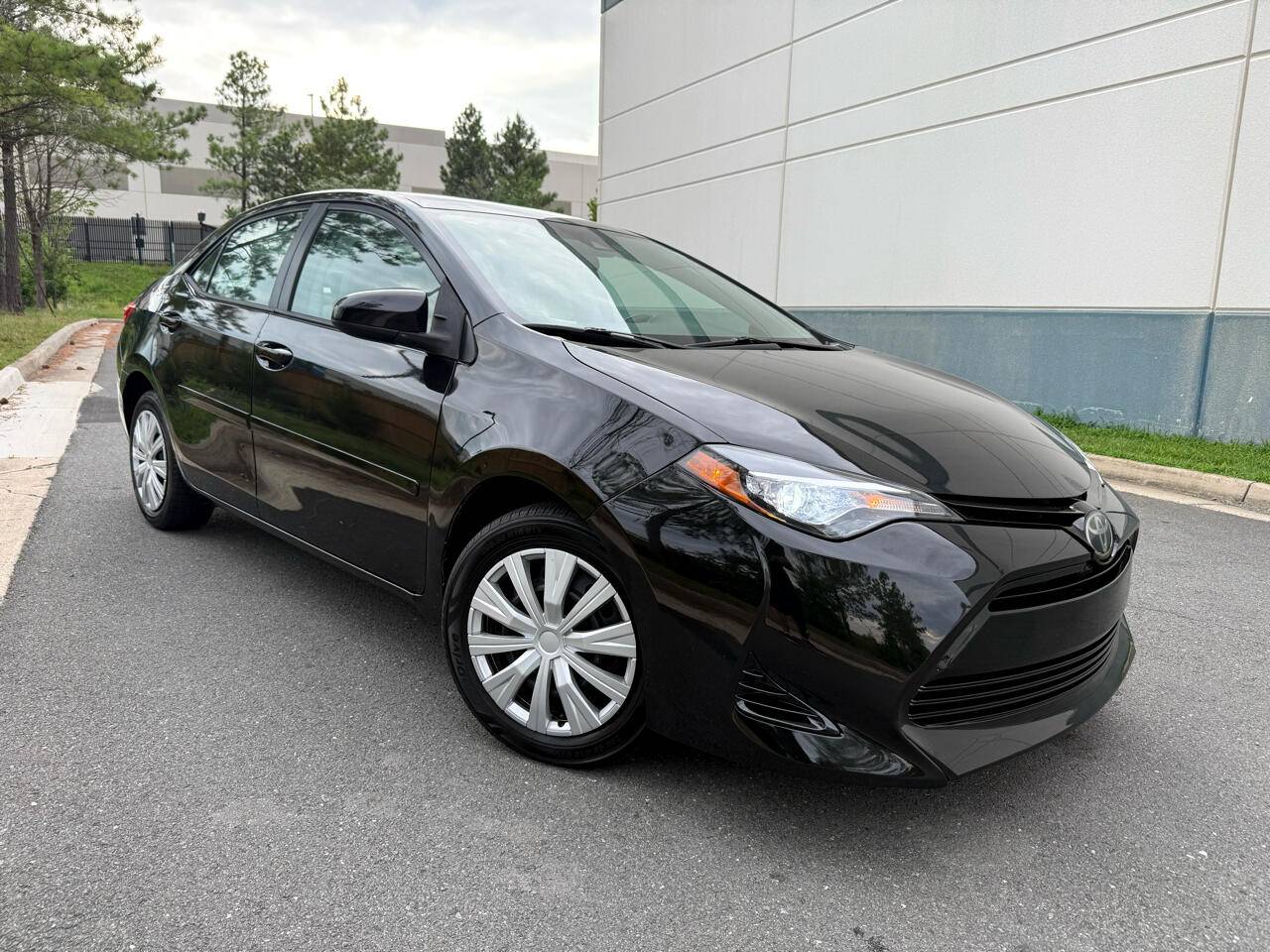 2018 Toyota Corolla LE — Sedan — 43,756 mi — Chantilly, VA