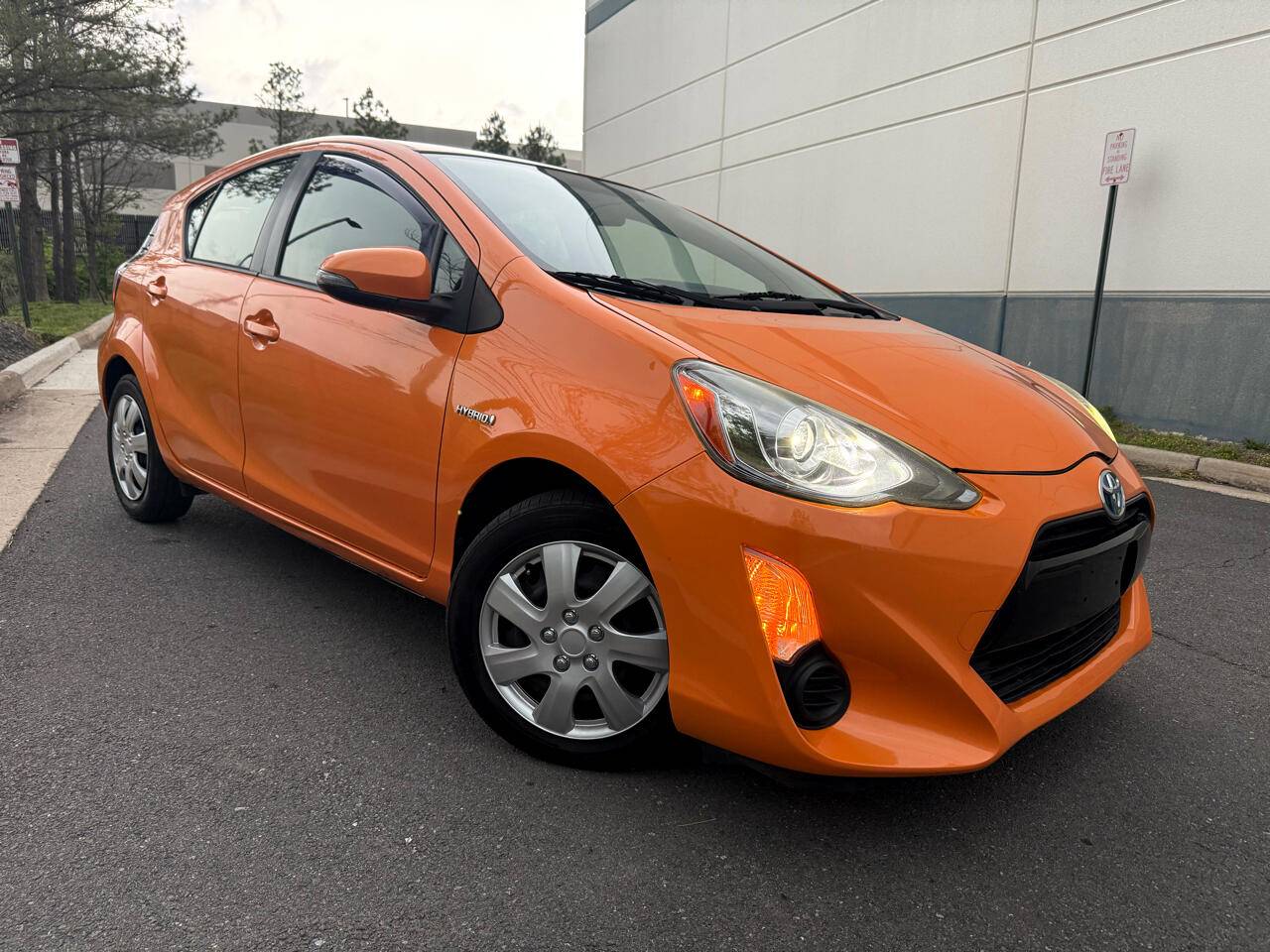 2015 Toyota Prius c Three — Hatchback — 126,931 mi — Chantilly, VA